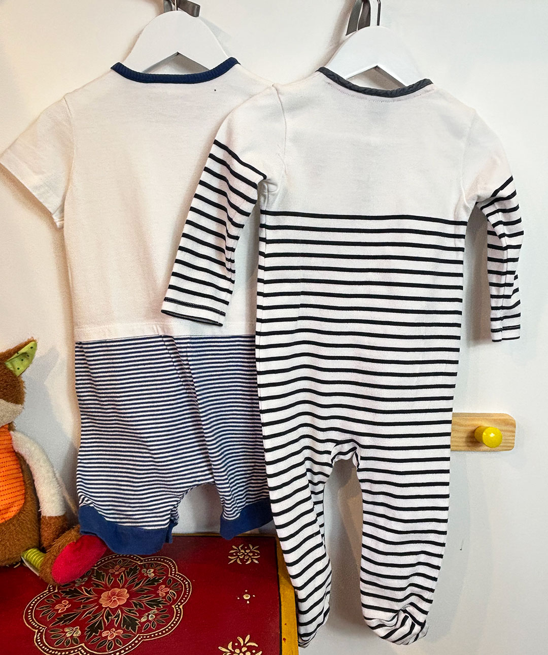 JASPER CONRAN JUNIOR ONESIE + THE WHITE COMPANY LONDON ONESIE 6-18 MONTHS - Image 6